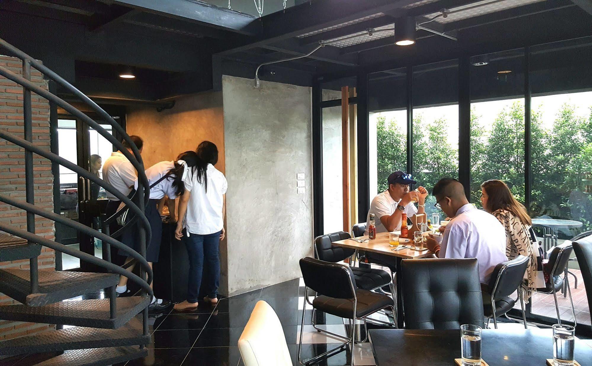 The Logbook Room And Cafe' Çonburi Dış mekan fotoğraf